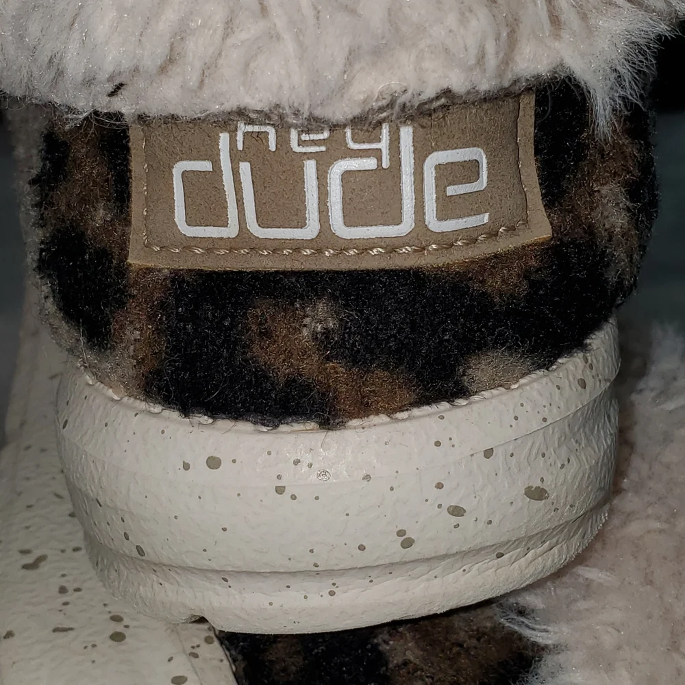 Hey Dude Kids Sz.4 Lace Up Fur Lined Shoes